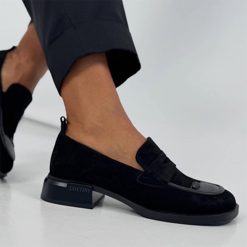 Square-toe Low-heel Loafers