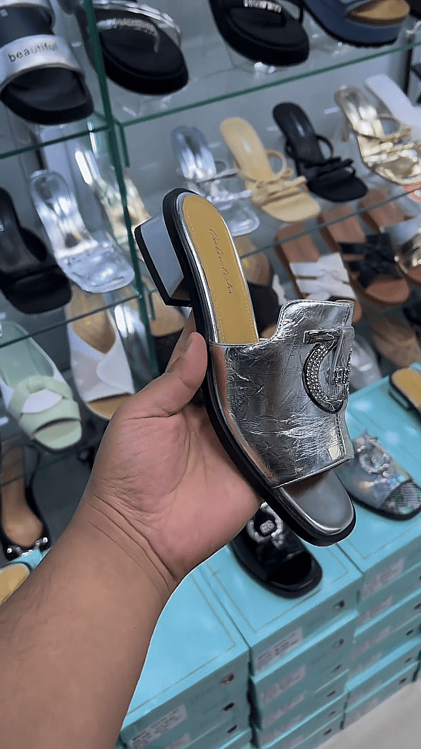 Stylish shiny patent leather block heel slides