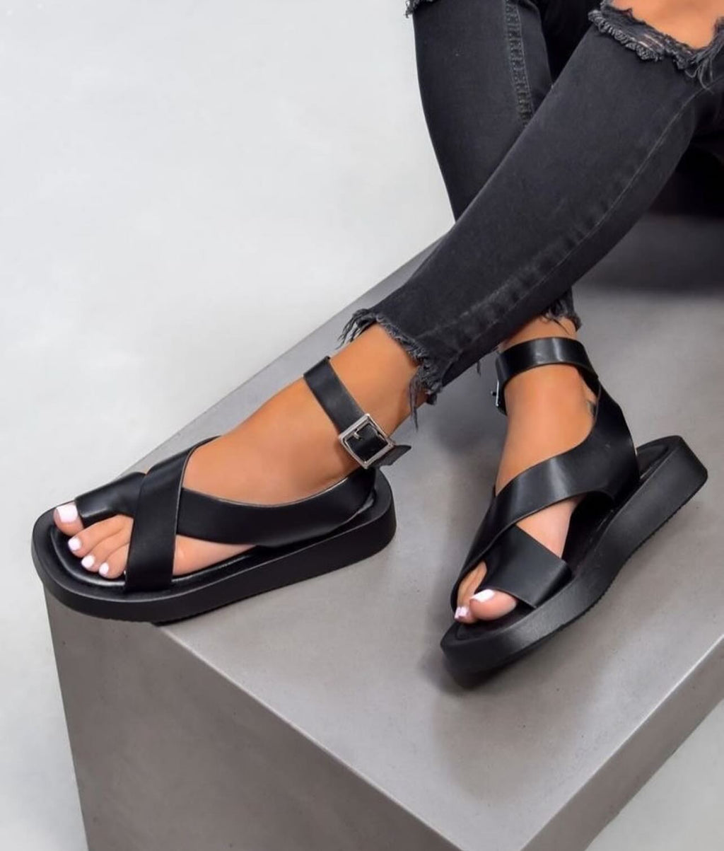 Solid Color Non-Slip Ankle Strap Casual Sandals