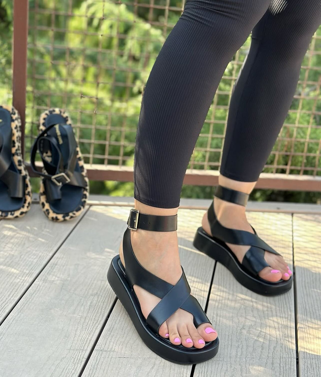 Solid Color Non-Slip Ankle Strap Casual Sandals