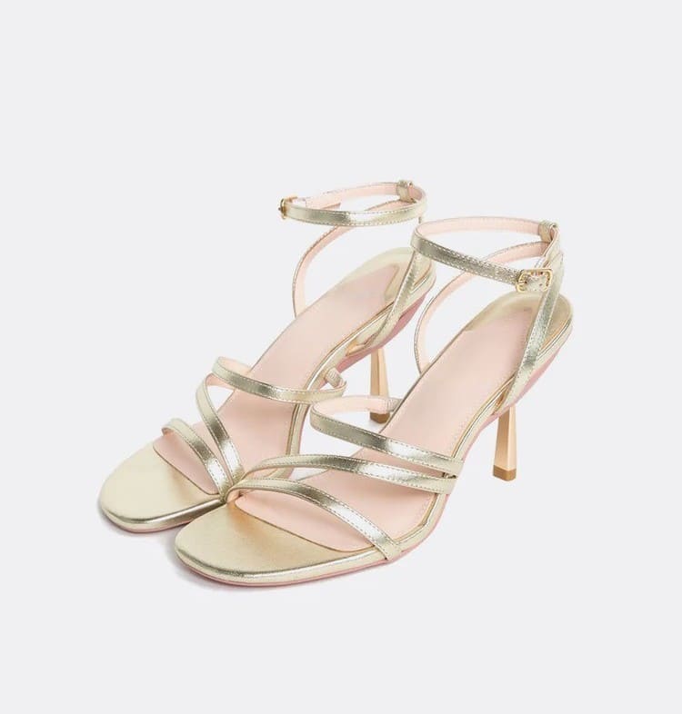 Foldable high-heeled sandals