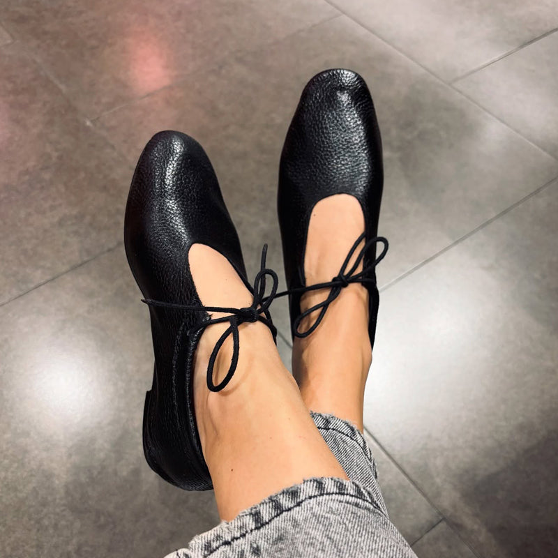 Soft Leather Flat Lace-Up Cutout Round-toe Shoes