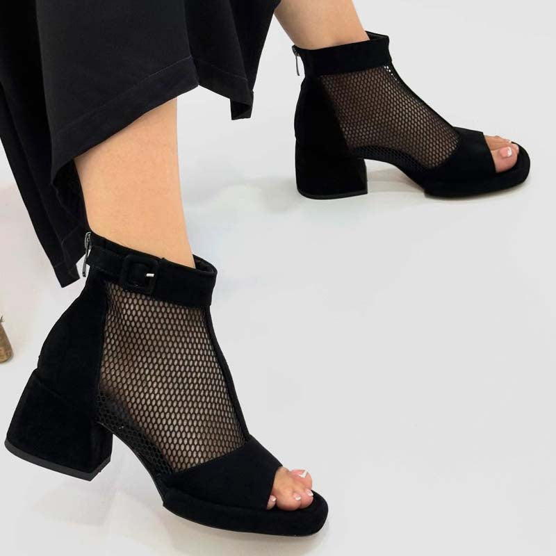 Gauze-Rear Zip Square-Heeled Roman Sandals
