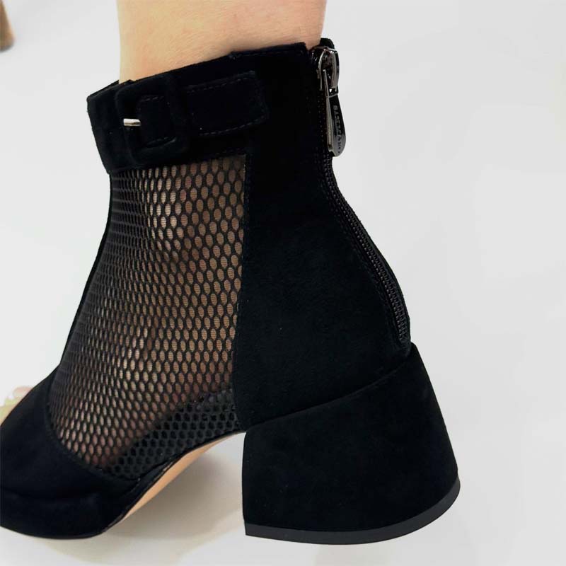 Gauze-Rear Zip Square-Heeled Roman Sandals