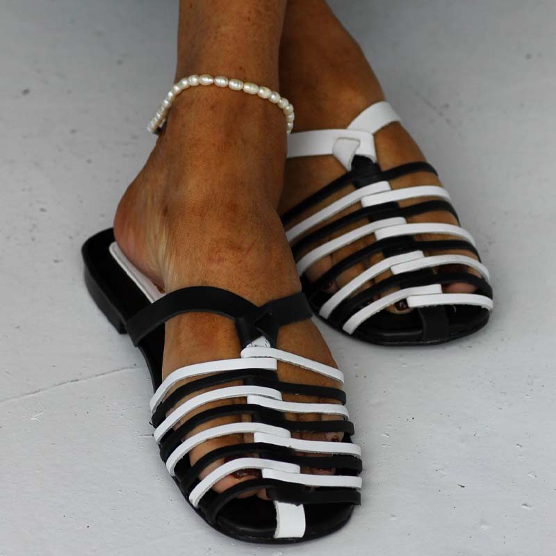 Fashion Woven Flat Slippers